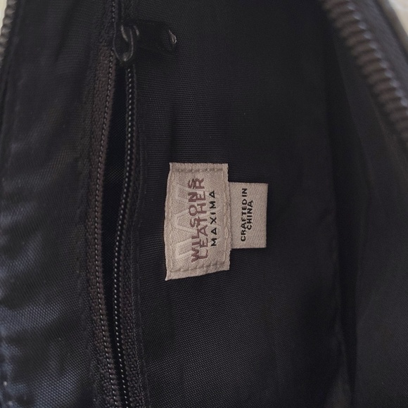 Wilson's Leather Maxima Black Leather Purse/Bag - Picture 9 of 12